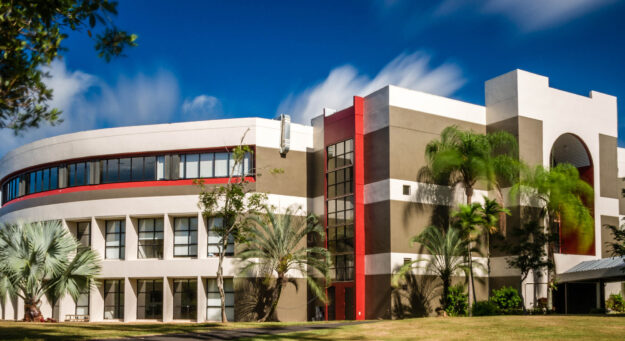 Edificio Biblioteca y Escuela de Administración de Hoteles y Restaurantes