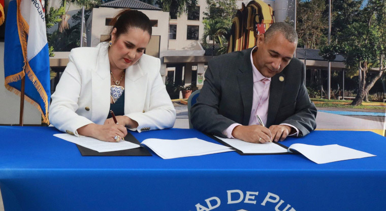 UPR Carolina firma acuerdo con el Centro Unido de Detallistas (CUD)