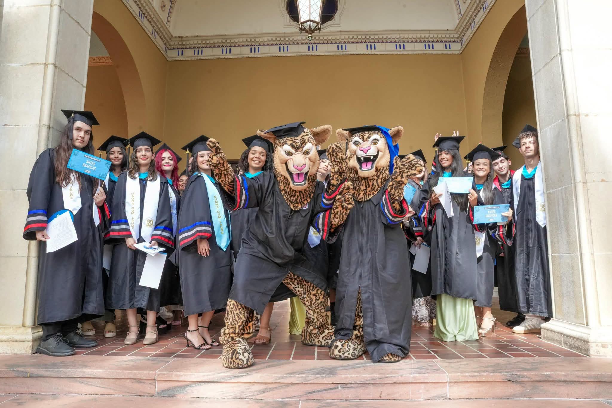 Foto de Graduandos UPR Carolina 2026